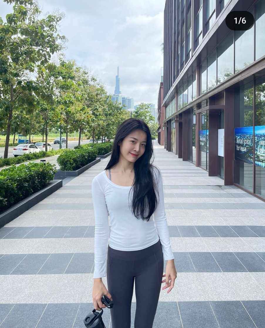 Karen Nguyễn mặc đồ tập ôm, khoe trọn body nuột nà - 1