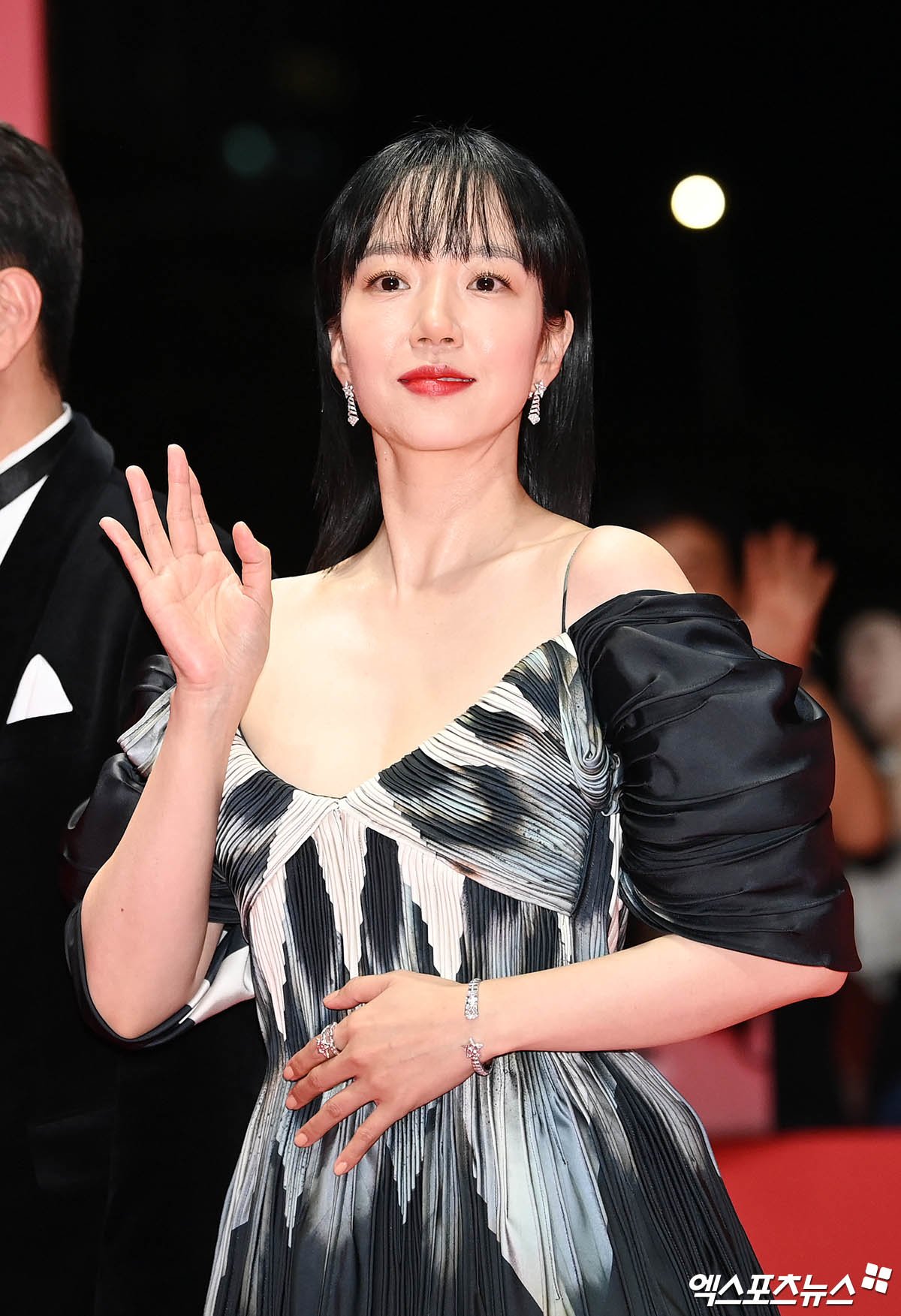 Im Soo Jung trung thành với phong
cách gợi cảm trong chừng mực