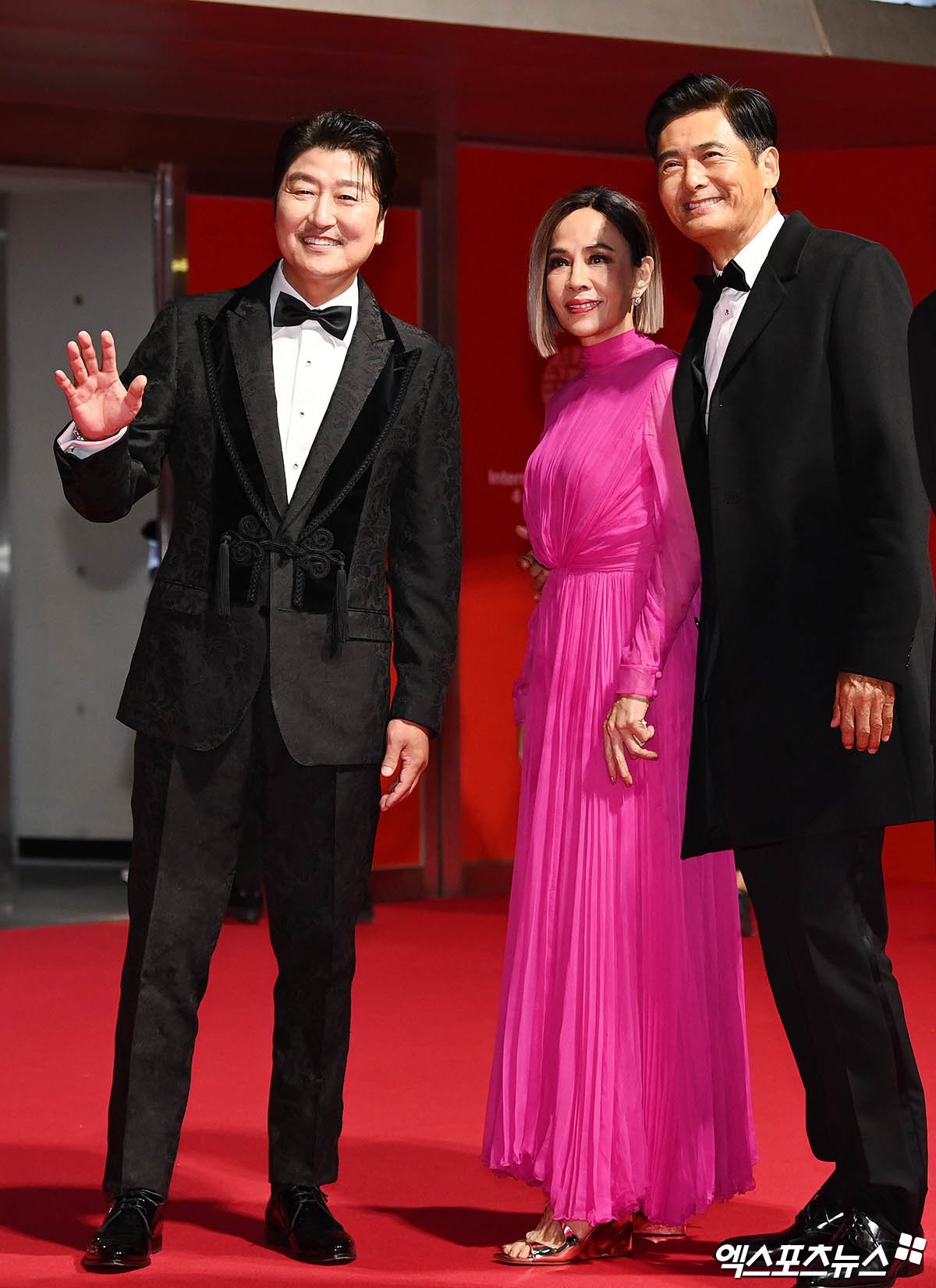 Song Kang Ho, Jasmine Tan, Châu Nhuận
Phát