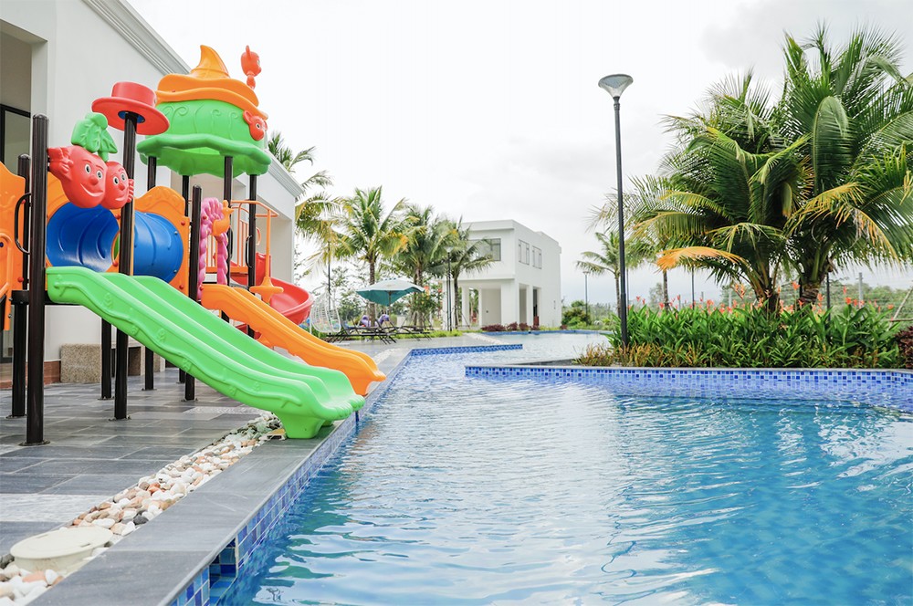 Hồ bơi Spring Pool – Một trong những tiện ích dự án The Diamond City đã hoàn thiện và đưa vào sử dụng.