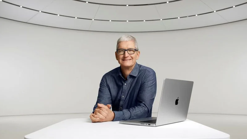 CEO Apple - Tim Cook.