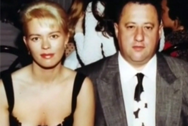 Triệu phú mất mạng khi biết vợ đưa tình trẻ về nhà: Cuộc sống hoàn hảo