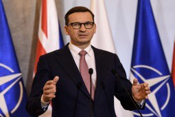 Ba Lan nhắc Tổng thống Ukraine Zelensky: ”Ngài không nên quên”