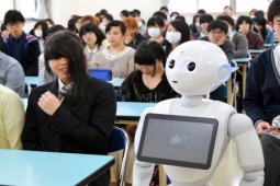 Trường học tại Nhật Bản dùng robot nhằm đối phó tình trạng ”trốn học”