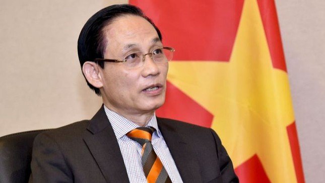 Ông Lê Hoài Trung, Uỷ viên Trung ương Đảng, Trưởng ban Đối ngoại Trung ương giữ chức Uỷ viên Ban Bí thư Trung ương Đảng khoá XIII.