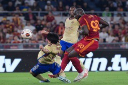 Lukaku ghi bàn cán mốc khủng, Roma của Mourinho thắng đậm ở Europa League