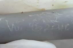 Tin tức trong ngày - Ống thuốc bằng nhựa chôn cùng hài cốt liệt sĩ chứa thông tin quan trọng