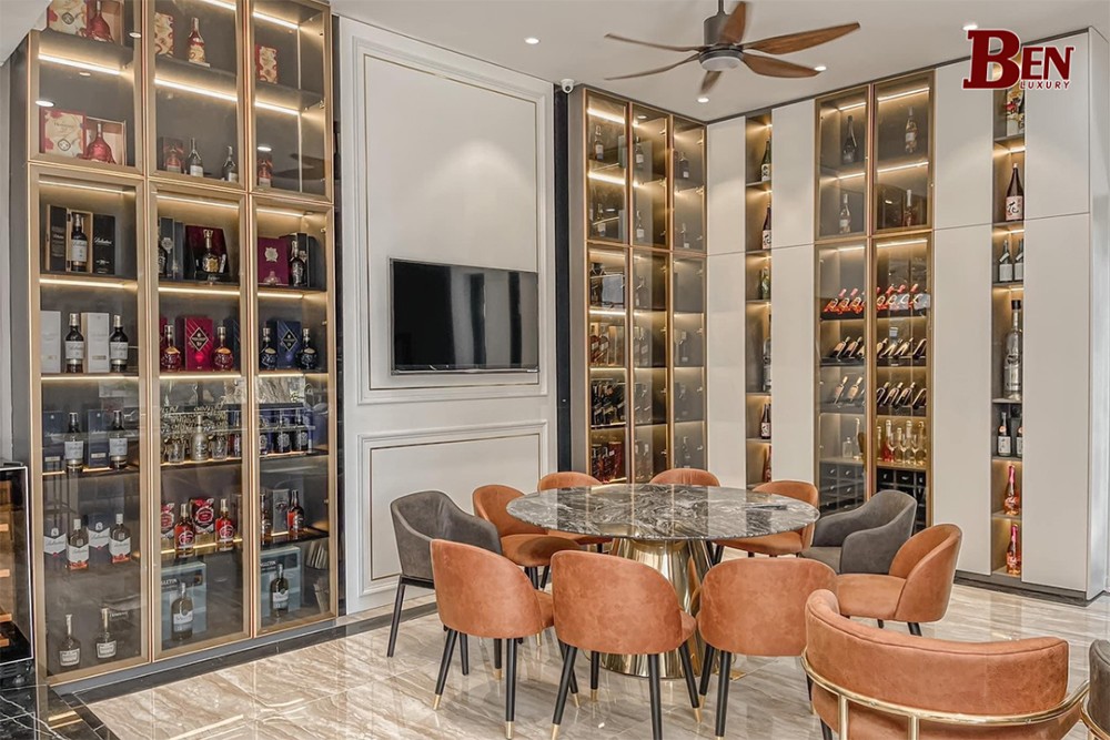 Kho hàng nhôm nội thất BENLUXURY còn cung cấp sàn gỗ và tấm nhựa ốp tường - Nguồn BENLUXURY.