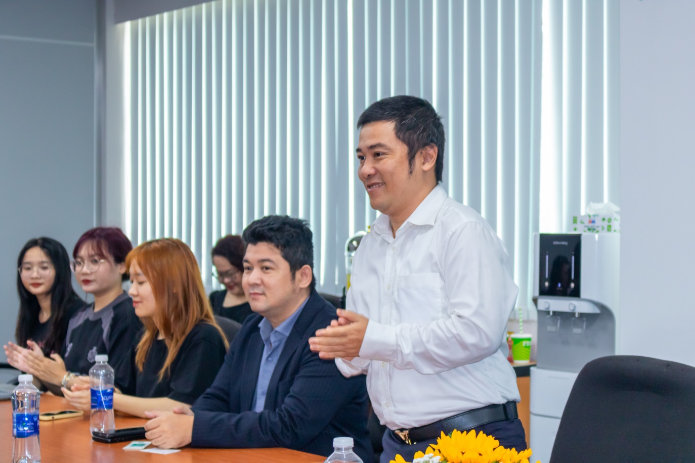 Đại diện cùa công ty ALTA Group