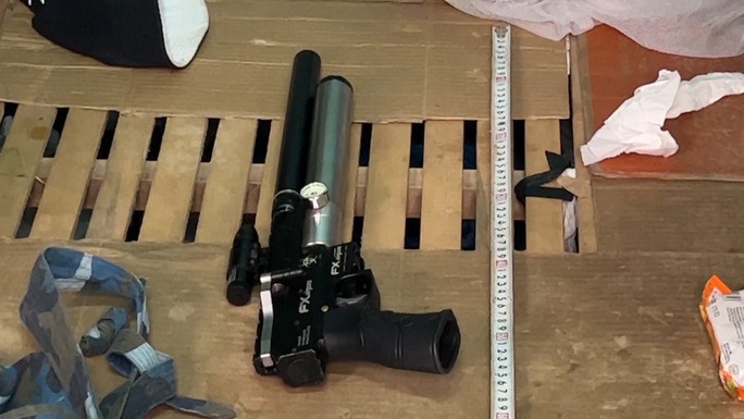 Công an tìm thấy khẩu súng Trần Viết Đông sử dụng để bắn 2 nữ lao công