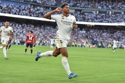 Trực tiếp bóng đá Real Madrid - Osasuna:Thế trận hấp dẫn (La Liga)