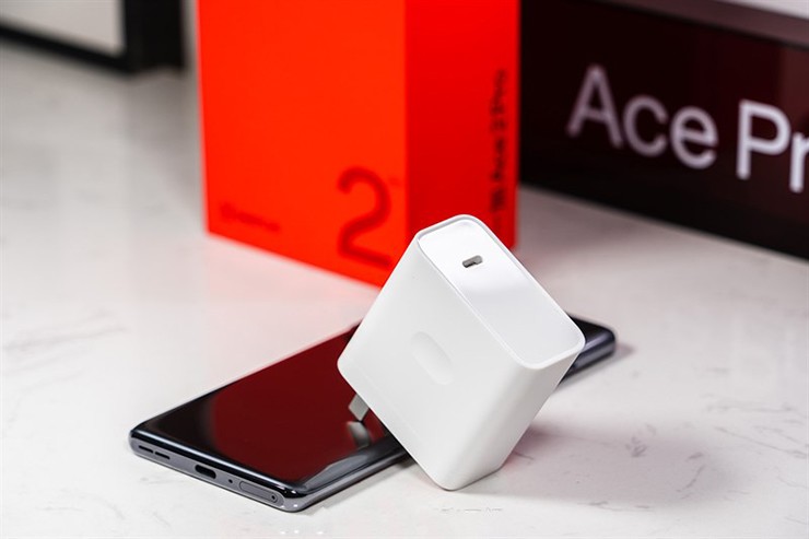 OnePlus Ace 2 Pro vẫn chưa có đối thủ xứng tầm.