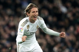 Bóng đá - Tin mới nhất bóng đá tối 7/10: Real Madrid không bán Luka Modric vào tháng 1