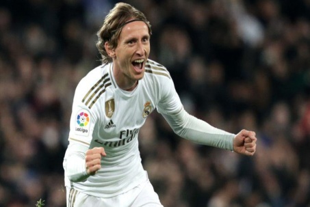 Tin mới nhất bóng đá tối 7/10: Real Madrid không bán Luka Modric vào tháng 1