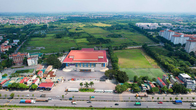 Trong ảnh là nhà thi đấu huyện Gia Lâm.