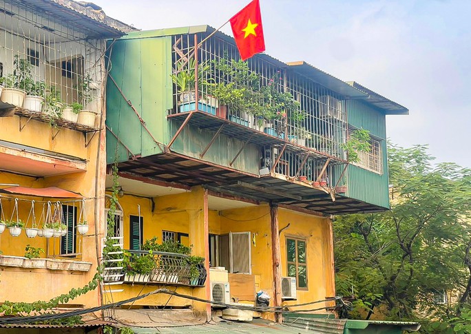 Cũng tại quyết định, UBND TP giao UBND quận Đống Đa lập kế hoạch chi tiết để triển khai các nội dung công việc và chịu trách nhiệm về tính hợp lý, hợp lệ về nội dung công việc, dự toán đề xuất với thực tế triển khai thực hiện.