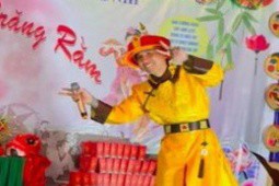 ”Giang hồ mạng” Phú Lê tổ chức trung thu trong trường học: Động thái từ UBND tỉnh