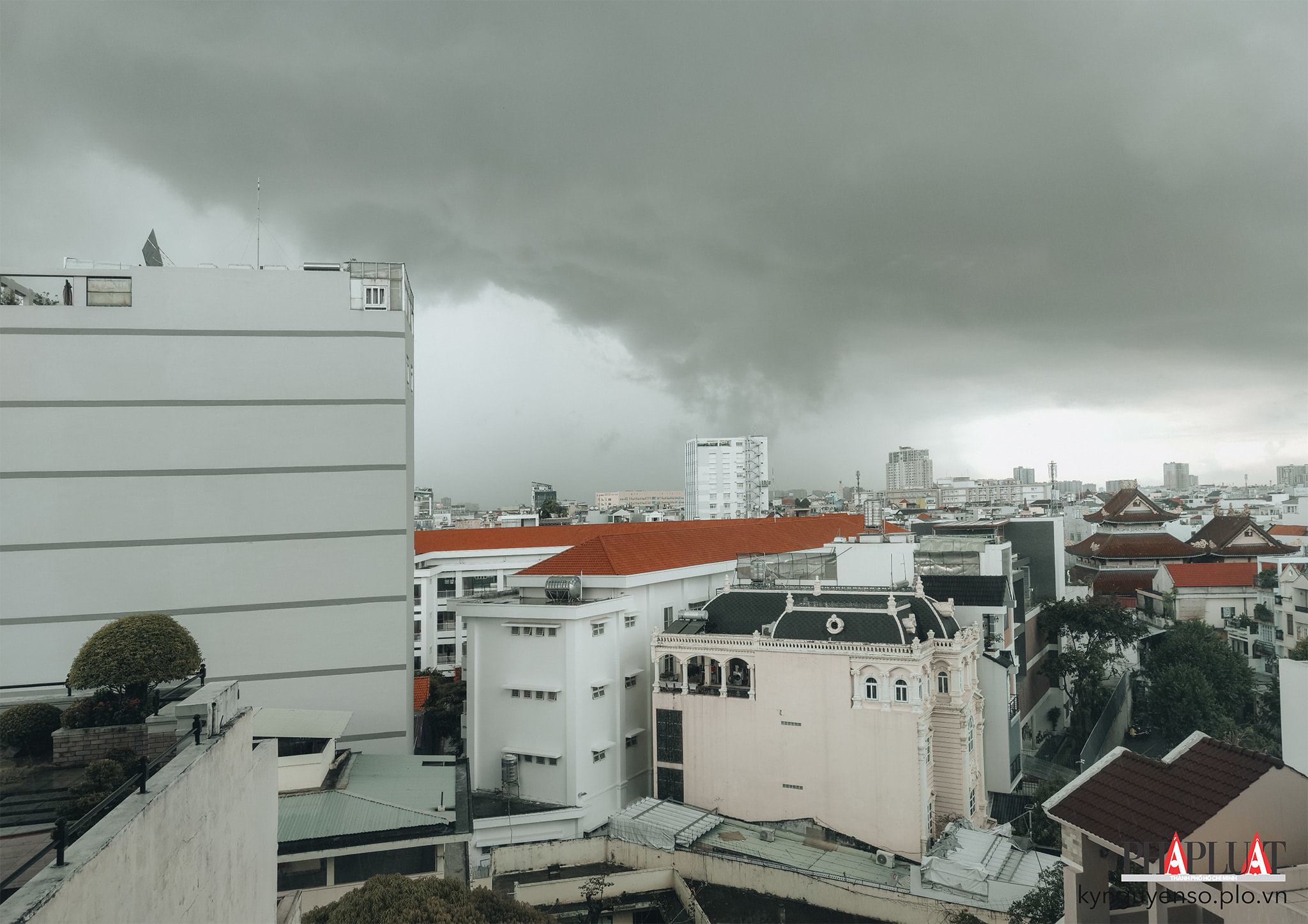 Dự báo giông sét, lũ quét, sạt lở đất bằng iweather. Ảnh: MINH HOÀNG