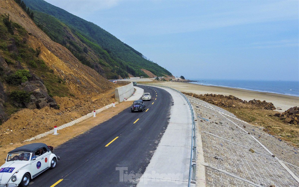 Đầu tháng 10, UBND tỉnh Hà Tĩnh có văn bản gửi đến Bộ Giao thông Vận tải và Cục Đường bộ Việt Nam, đề nghị chuyển tuyến đường ven biển Hà Tĩnh (ĐT.547) thành quốc lộ.