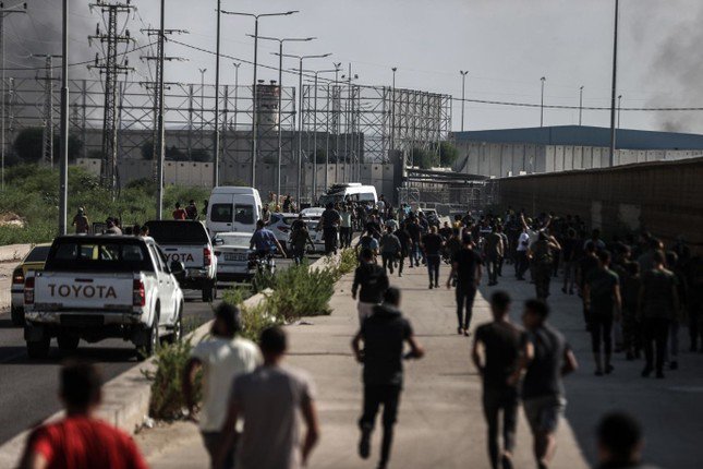 Cảnh tượng hỗn loạn ở Beit Hanun (Dải
Gaza). Ảnh: Getty