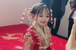 Cô dâu Trung Quốc gây sốc bởi gương mặt trẻ măng như mới 13 tuổi