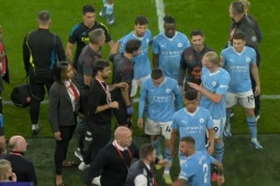 Bóng đá - Haaland vô hại trước Arsenal: Không lần dứt điểm, gây sự với HLV đối thủ