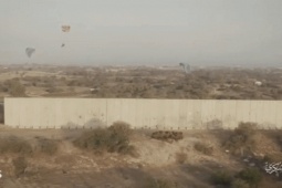Thế giới - Video: Lực lượng Hamas xâm nhập lãnh thổ Israel từ trên không bằng dù lượn