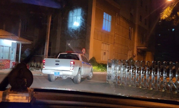 Trong đêm 8-10, công an đã kiểm tra căn hộ trong chung cư HQC Plaza.