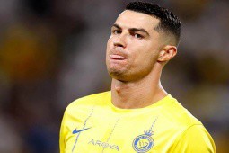 Ronaldo đều đặn tỏa sáng ở Saudi Arabia: Đề nghị Al Nassr gia hạn, hé lộ thời điểm treo giày