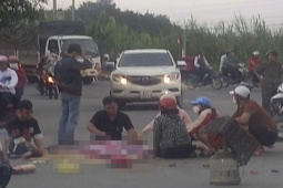 Tin tức trong ngày - Băng qua đường, một phụ nữ bị xe container cán tử vong