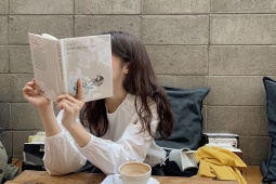 Bạn trẻ - Cuộc sống - Tại sao những người càng giỏi giang lại càng thích đọc sách?