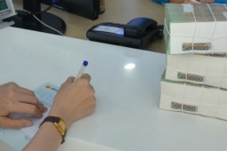 Kinh doanh - Không dễ vay trả nợ ngân hàng khác