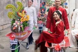 Bạn trẻ - Cuộc sống - Chú rể Thái Bình mang 7 xe rùa chở tráp cưới đến nhà cô dâu