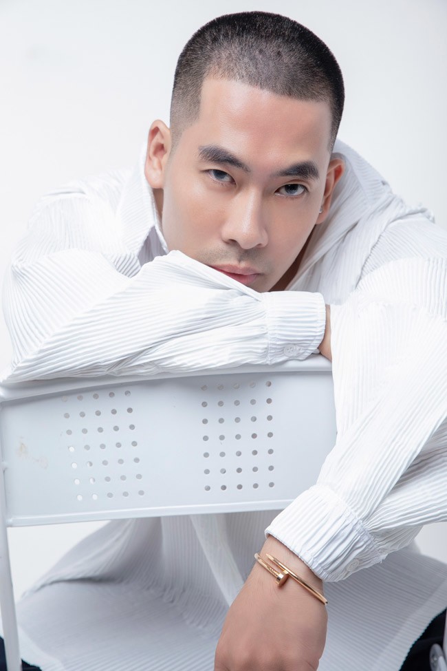 “Khi tôi thu thập được kho dữ liệu thông tin lớn, phải chắt lọc lại những thứ cần thiết, xây dựng hình ảnh cho từng ‘chị đẹp’ theo đúng tinh thần của tiết mục lẫn chương trình", Travis Nguyễn nói. 