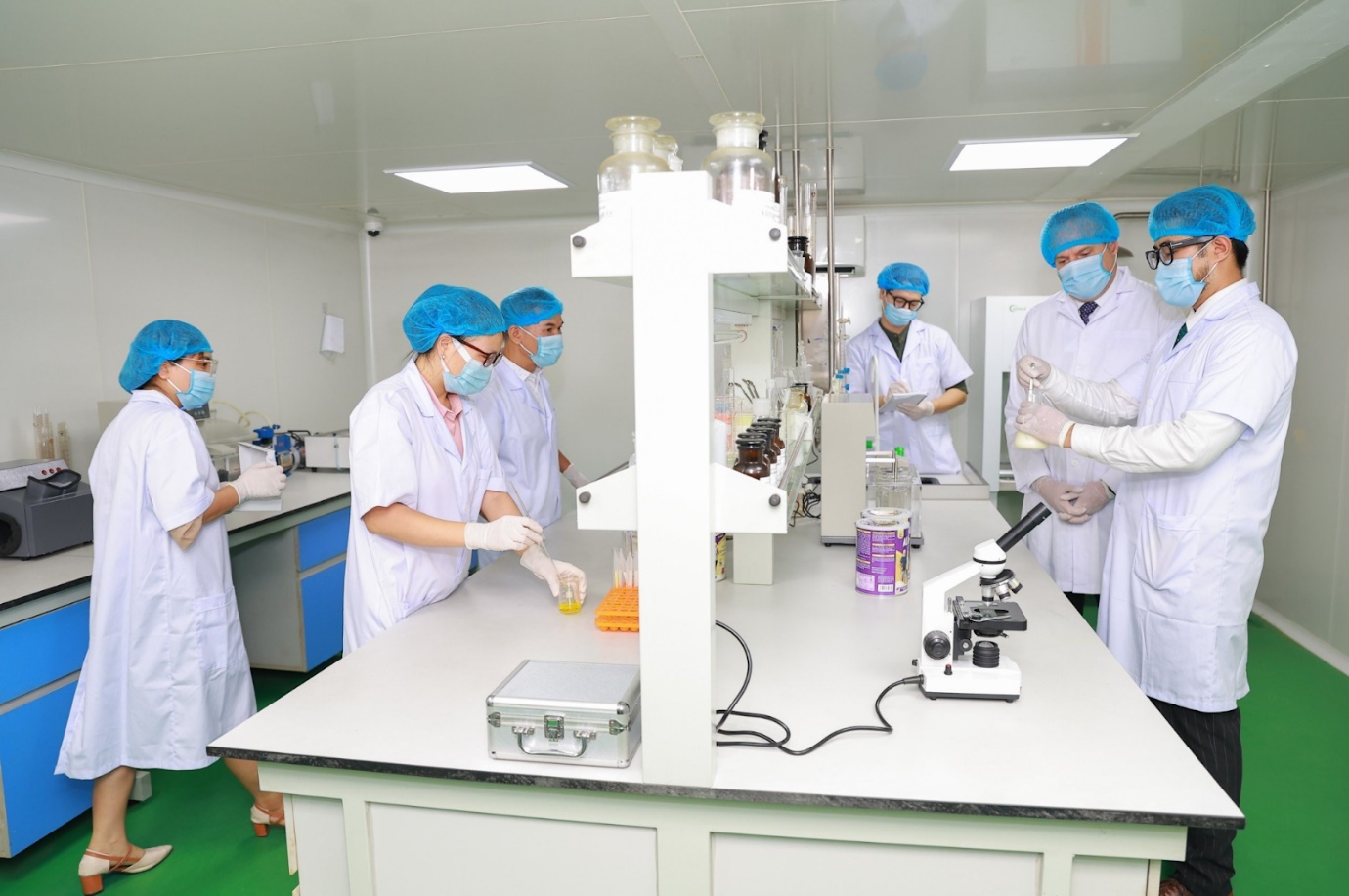 Đội ngũ nghiên cứu Alica Sure Canxi không ngừng tìm kiếm các giải pháp dinh dưỡng tối ưu