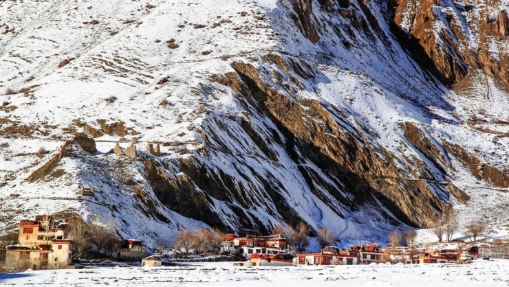 Chính sự xa xôi, vẻ đẹp đáng kinh ngạc của những ngọn núi phủ tuyết, sự hào phóng và lòng hiếu khách của người dân đã khiến Zanskar trở nên đặc biệt và huyền diệu", Andrew nhận xét sau chuyến đi.