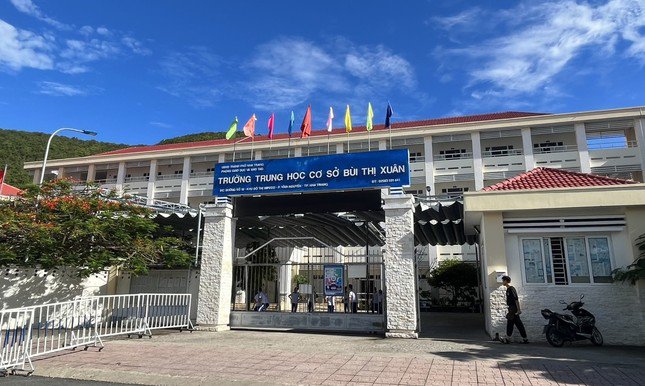 Trường THCS Bùi Thị Xuân - nơi nữ sinh T.M đang theo học. Ảnh: L.H.