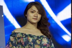 Làm đẹp - Hương Giang hài hước "đào" lại ảnh thuở mới vào nghề, visual sau 10 năm khác hẳn