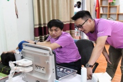 Sức khỏe đời sống - Hơn 300 trẻ vùng cao được bác sĩ tuyến trung ương khám sàng lọc, nhiều trẻ phát hiện tim bẩm sinh