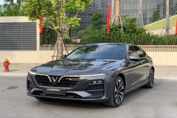 Tin tức ô tô - Giá xe VinFast Lux A2.0 lăn bánh tháng 10/2023, giảm 50% LPTB