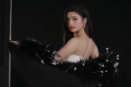 Thời trang - "Thần tiên tỷ tỷ" Phương Nhi chọn phong cách điệu đà khi đi thi quốc tế