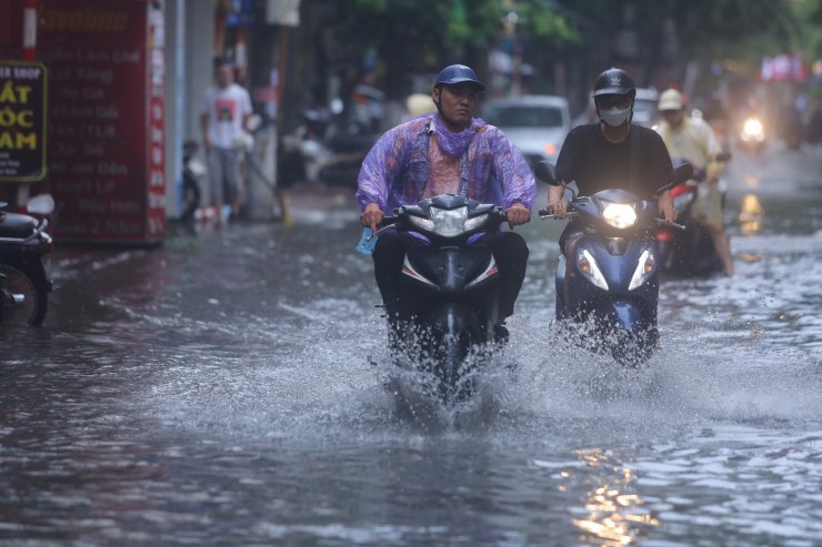 Thời tiết ngày 11/10: Nhiều nơi mưa rất to - 1