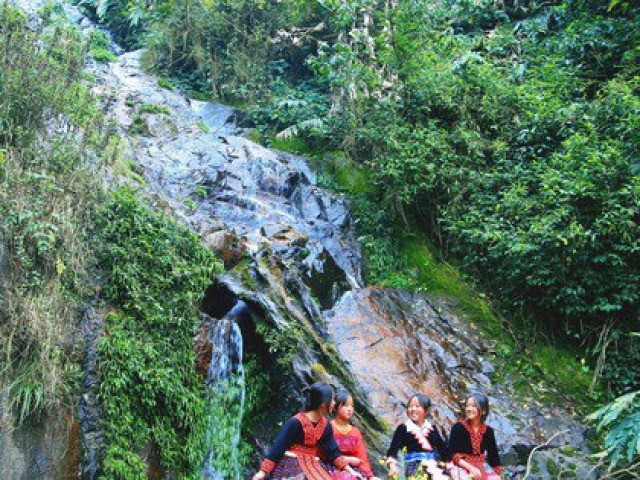 Du lịch - Cảnh sắc ở bản người Mông khiến du khách thương nhớ không nguôi