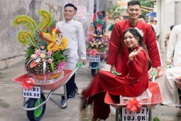 Chú rể Thái Bình mang 7 xe rùa chở tráp cưới đến nhà cô dâu