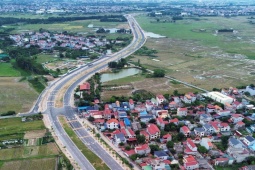 Tin tức trong ngày - Bay trên con đường "trăm tỷ" vừa thông xe, nối Khu đô thị vệ tinh Sóc Sơn với trung tâm Thủ đô