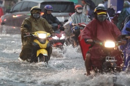 Tin tức trong ngày - Thời tiết ngày 12/10: Mưa to xuất hiện khắp 3 miền