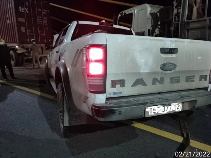Chủ xe rao bán Ford Ranger "không mặc cả" bị CĐM bóc phốt quá khứ đâm đụng - 6