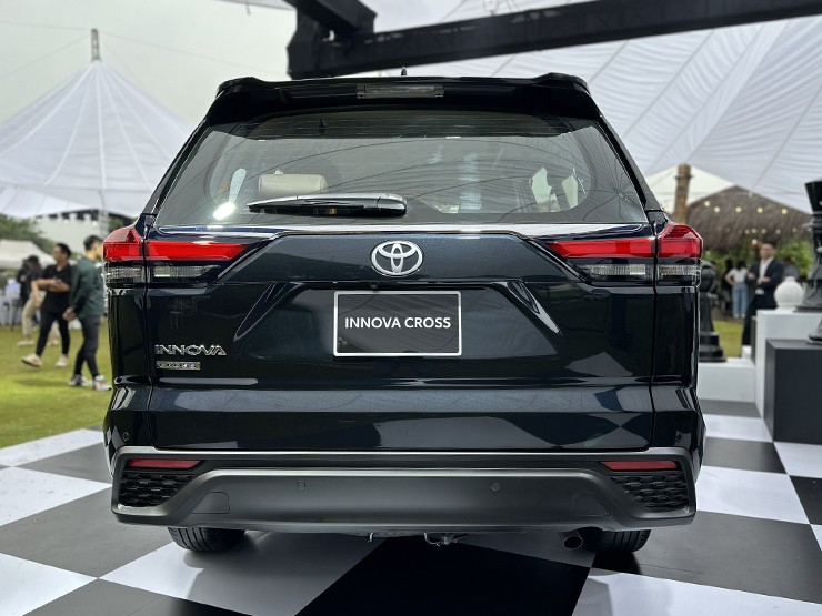 Toyota Innova Cross ra mắt thị trường Việt với mức giá cạnh tranh từ 810 triệu đồng - 8