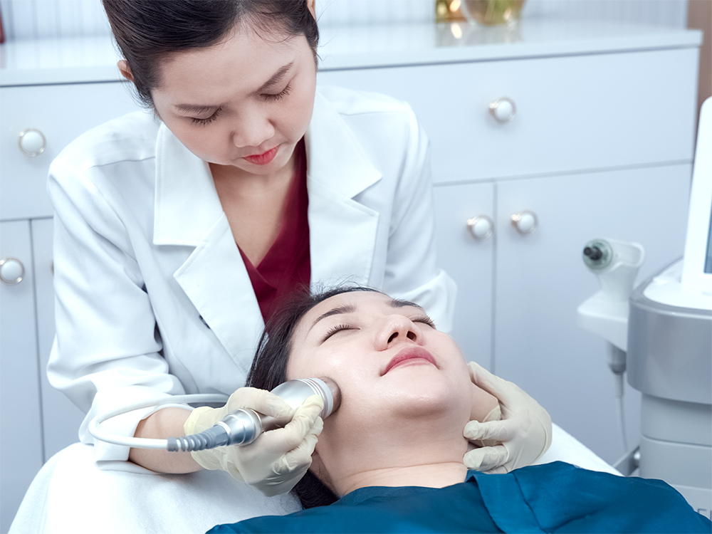 Máy Bella Sonic 2x – sử dụng sóng đa tần đưa hoạt chất meso vào sâu trong da không cần xâm lấn trực tiếp