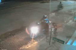 Video: Đạo chích phóng xe máy trộm xe đạp trên vỉa hè trong chớp mắt
